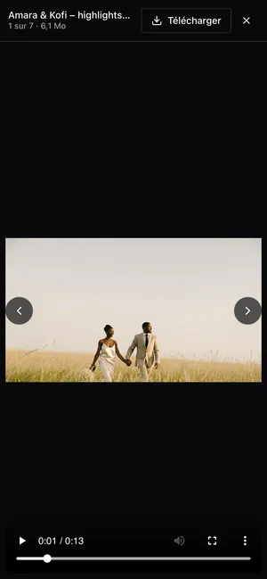 Un film lu sur un téléphone depuis un lien de livraison, avec le nom du studio au-dessus.
